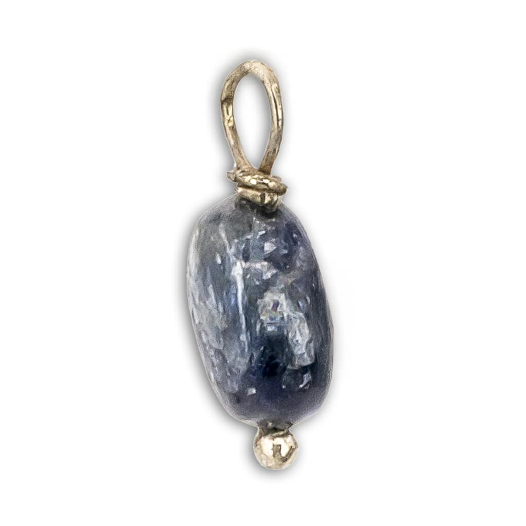 Colgante de Zafiro Rodado con Hilo de Plata
