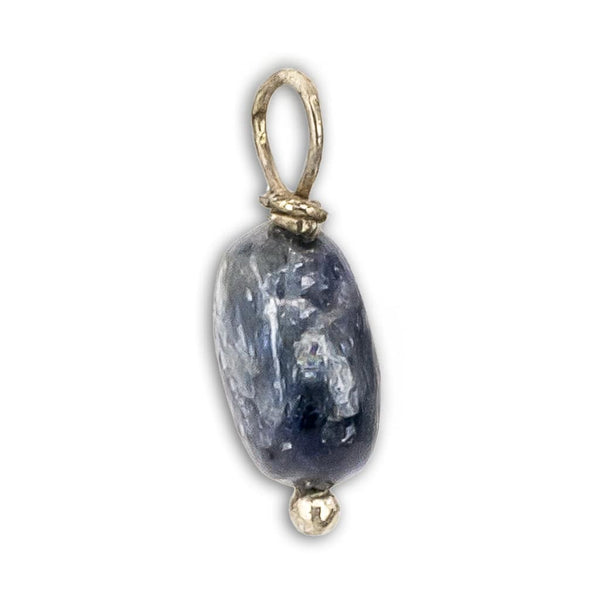 Colgante de Zafiro Rodado con Hilo de Plata