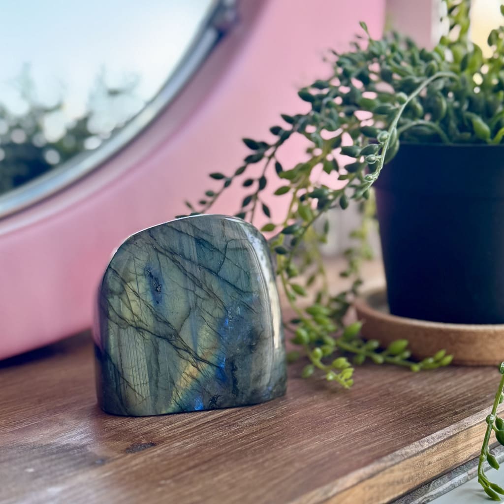 Obelisco Labradorita