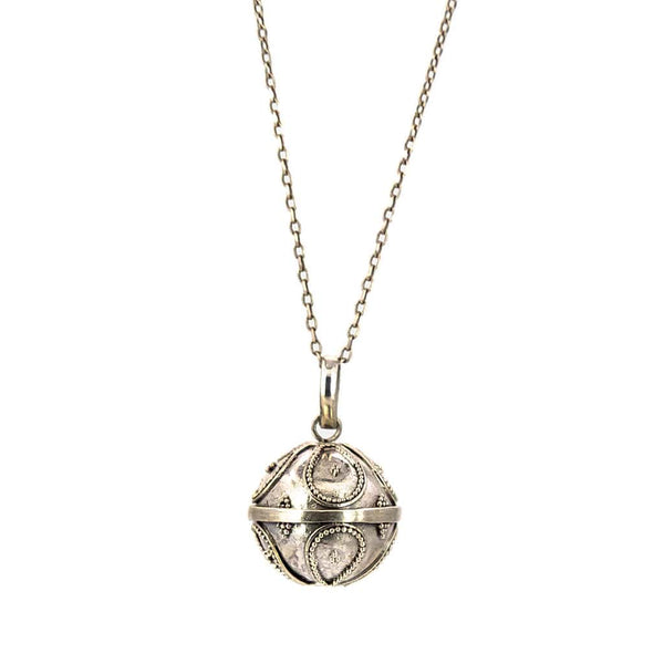 Llamador de angeles en plata con cadena