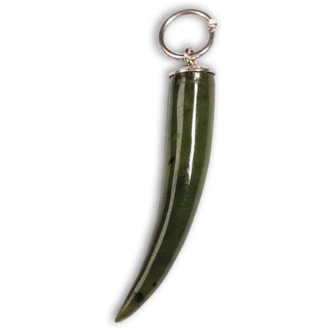 Colgante de Jade Verde Colmillo