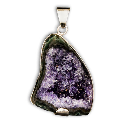 Colgante de Geoda de Amatista de uruguay con plata