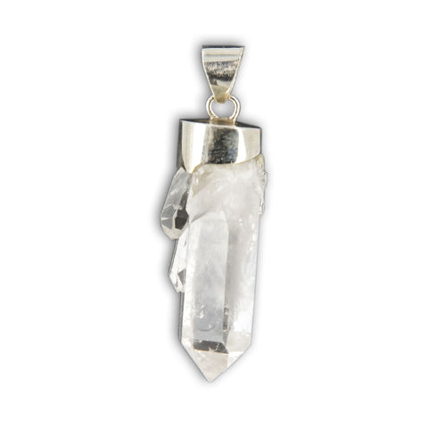 Colgante de Punta de Cuarzo en bruto con Plata